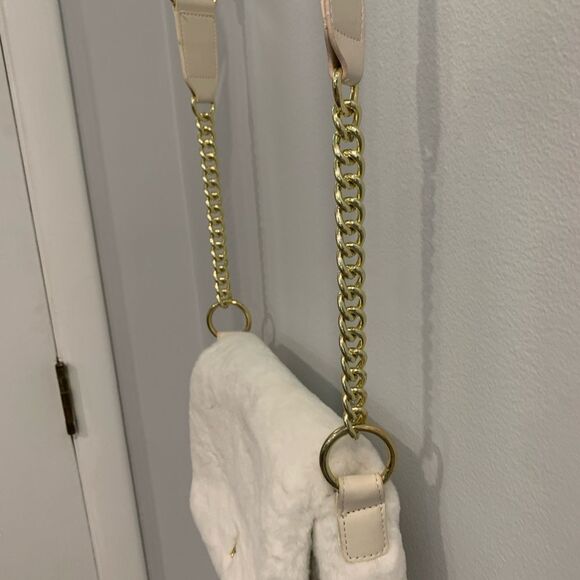 Isaac Mizrahi White Faux Fur Shoulder Bag with Gold Details - Picture 7 of 13